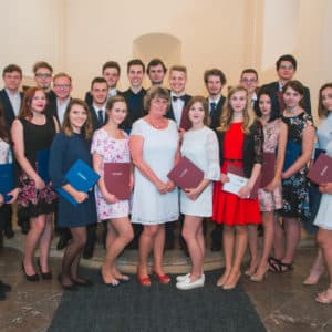 Předávání maturitních vysvědčení 4. B Předávání maturitních vysvědčení 4. B