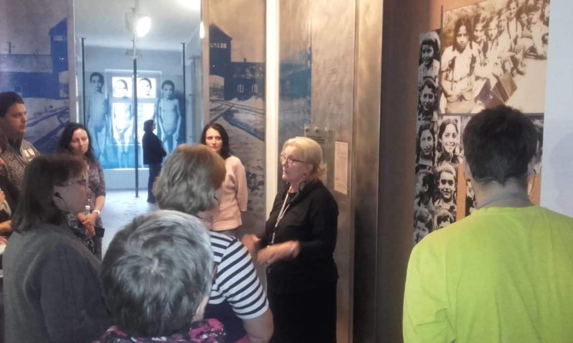 Vzdělávání o holocaustu ve Státním muzeu Auschwitz-Birkenau v Osvětimi Vzdělávání o holocaustu