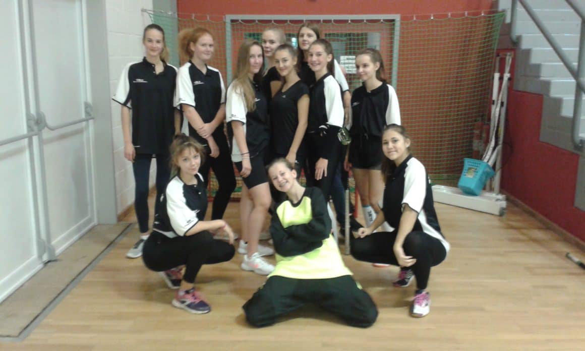 Okresní kolo florbalu starších žákyň