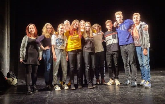 Jak gymnazisti z Kadaně hráli v Divadle v Dlouhé