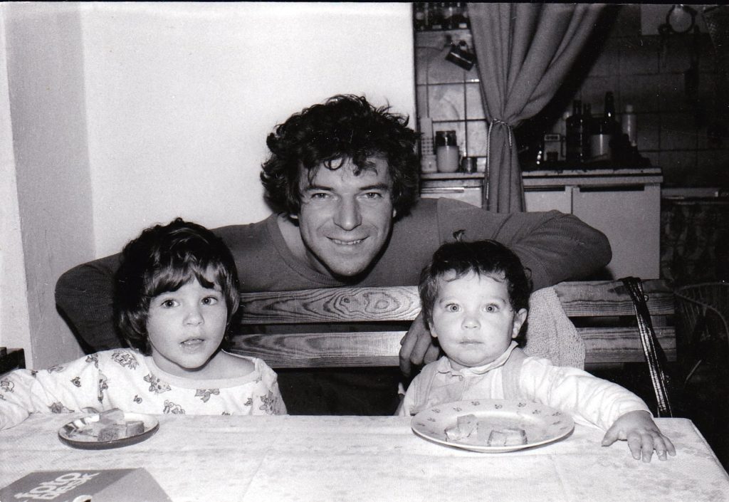 Jaroslav a Věra Stejných - Jaroslav na Jezeří s dětmi Příběhy našich sousedů 2021