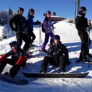 Znáte ten pocit, když jede kadaňský gympl na lyžák?