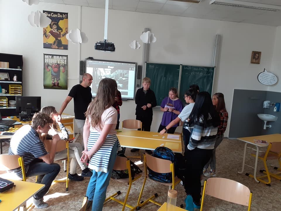 K čemu byl fonograf, hodina angličtiny v kvartě