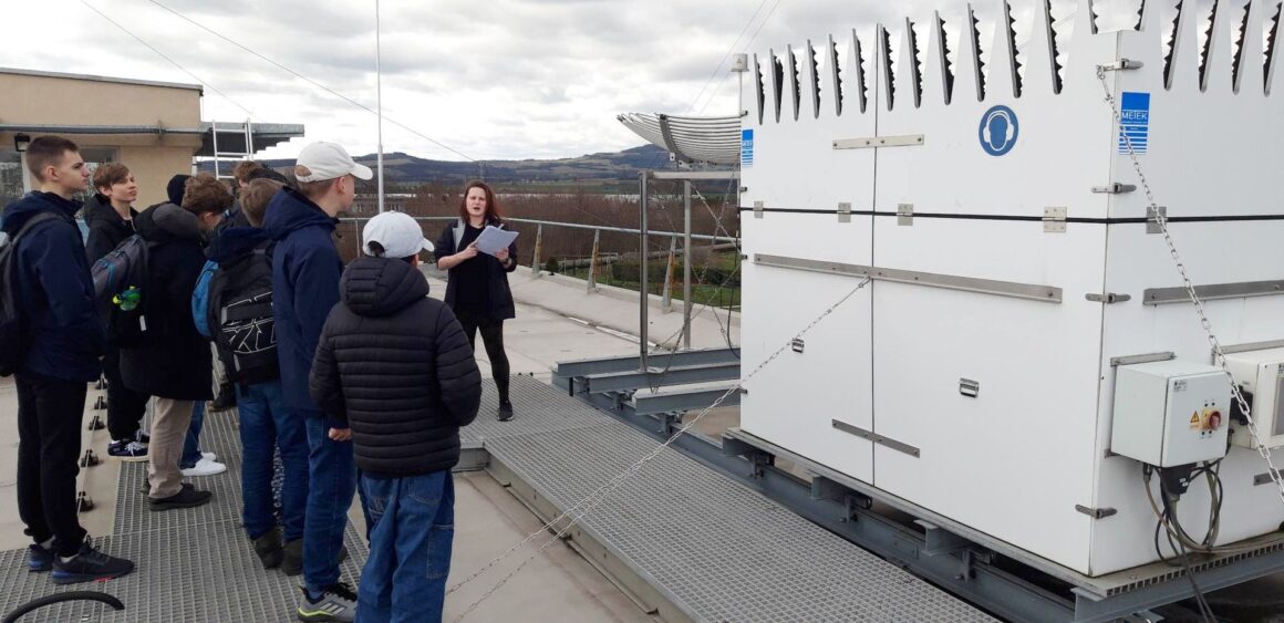 Exkurze_meteostanice_TK13_2023_11 Exkurze sekundy na Observatoři Tušimice (ČHMÚ)