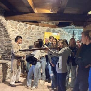 Honza Kofroň provedl své spolužáky ze sexty expozicí ve středověké baště