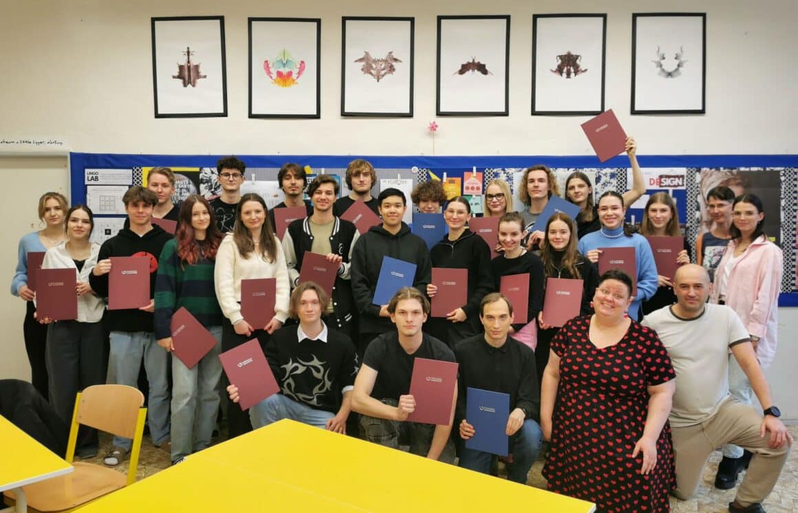 10 let a 100. úspěšný absolvent či absolventka Cambridge Exam Preparation Centre