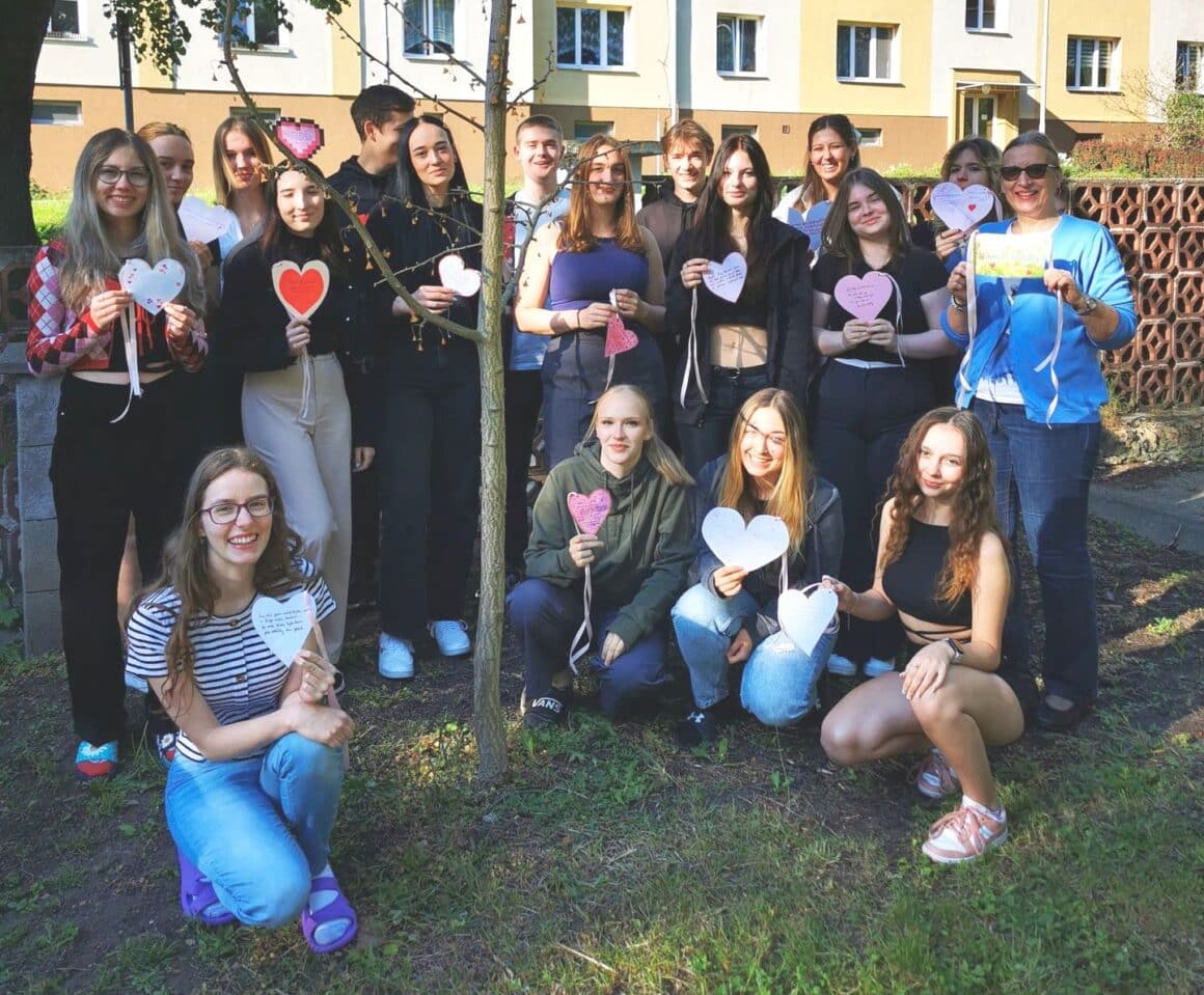 Pomrzlý strom rozkvetl aneb Co dokáže poezie!