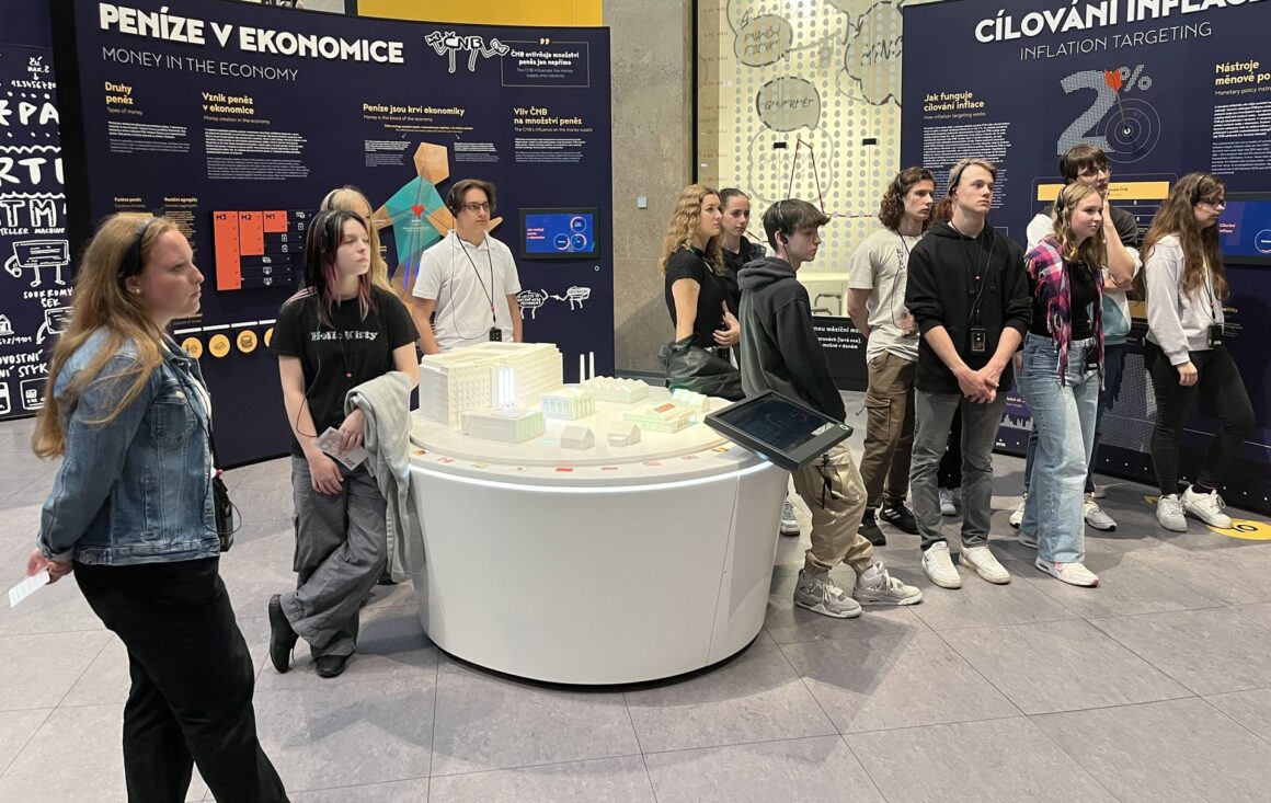 druhaci-v-cnb-2024-5 Exkurze do České národní banky s třídou 2.A