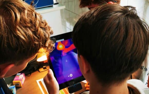 emcc_day_2024_19 Co má společného nekonečno, mrazivý dusík nebo kosmologie? No přece náš projektový den!