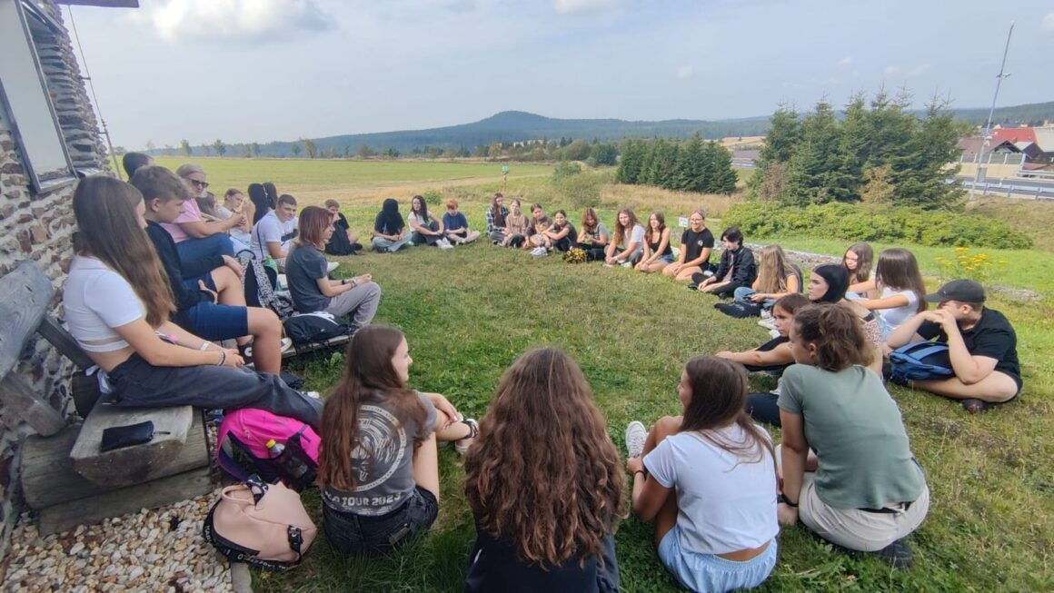 Prváci na seznamováku