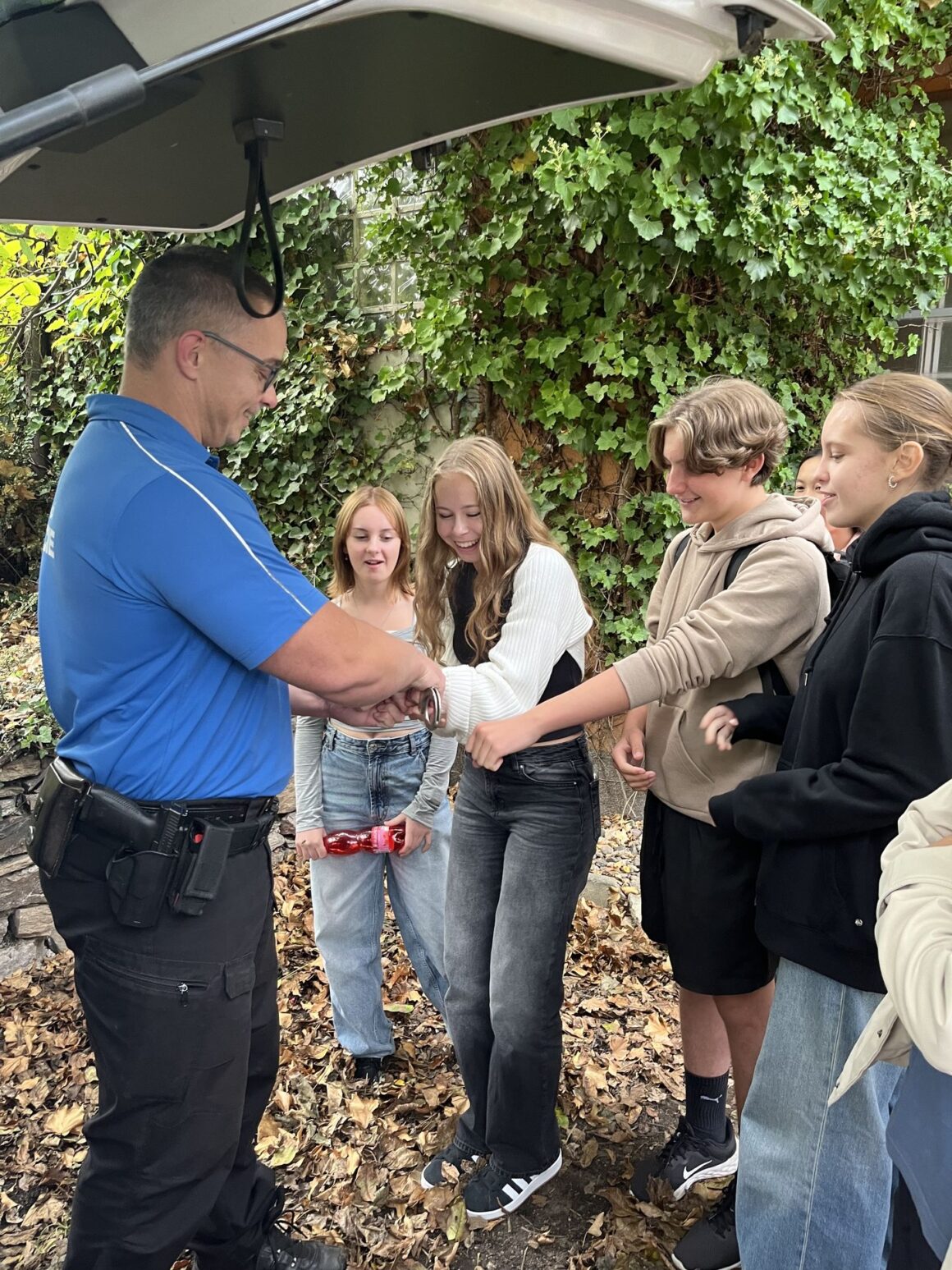 exkurze_mestska_policie_kadan_2024_3 Návštěva na Městské policii v Kadani: Zajištění bezpečnosti a ochrany