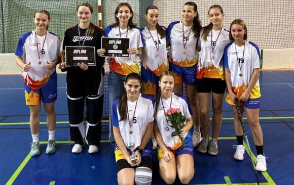 Stříbrné florbalistky