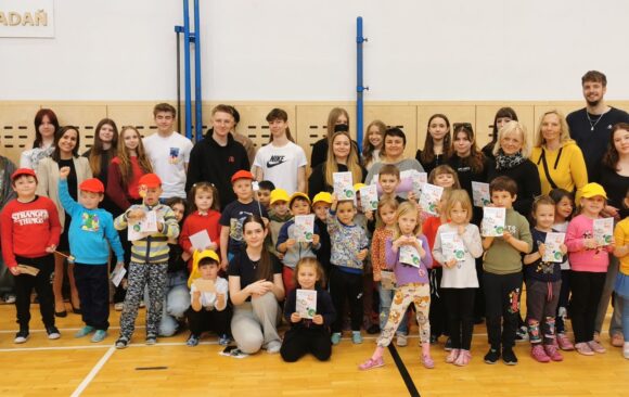 Mezigenerační setkání na Gymnáziu v Kadani: Spojení generací